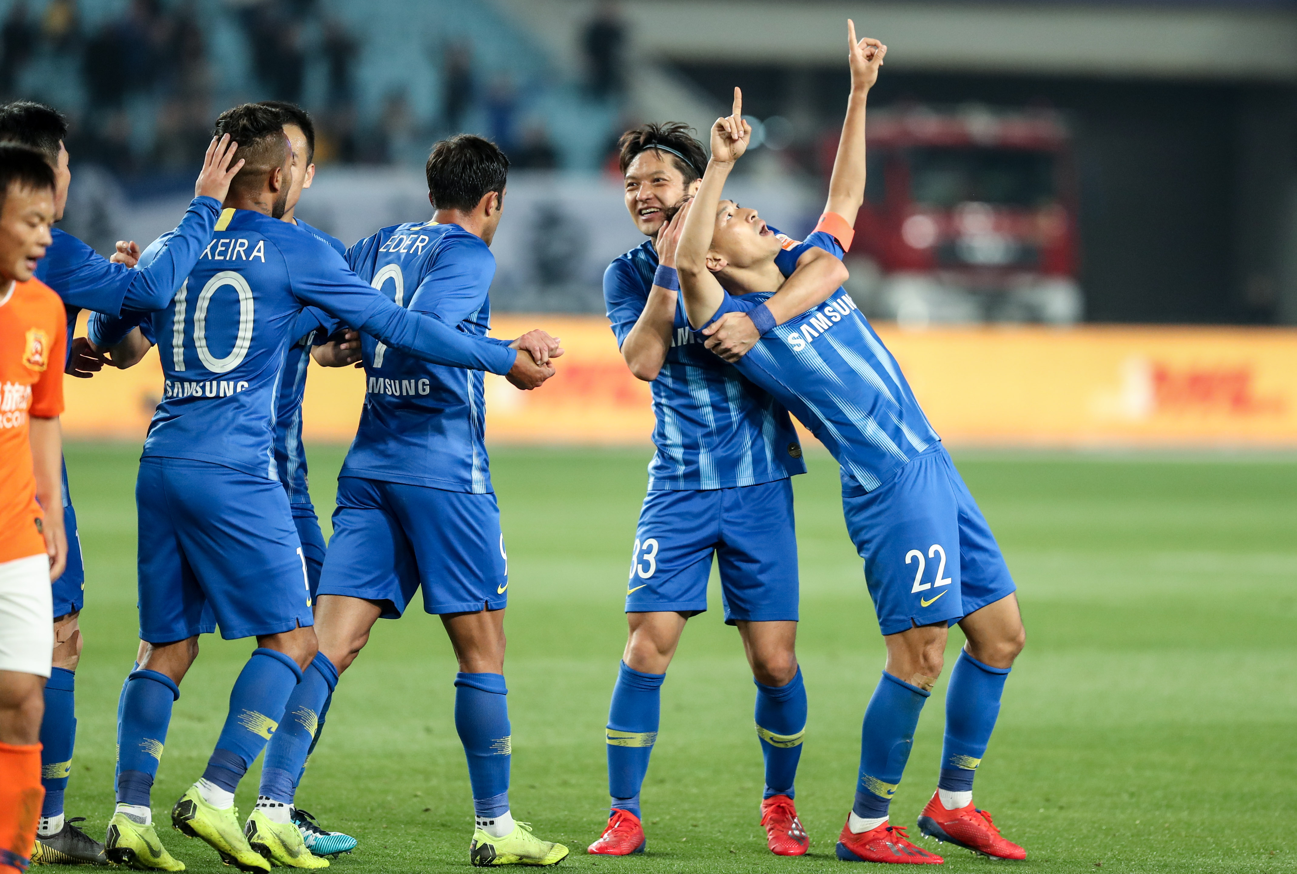 来自肘区短 来自肘区短